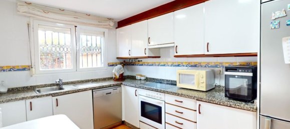 4 bedrooms House in La Nucia, Spain No. 188305 3