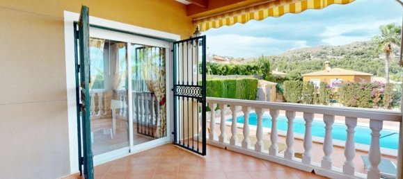 4 bedrooms House in La Nucia, Spain No. 188305 4