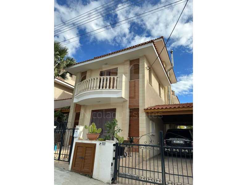 4 bedrooms House in Agios Athanasios, Cyprus No. 11580