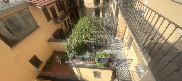 Studio in Milan, Italy, Nr. 365382 5