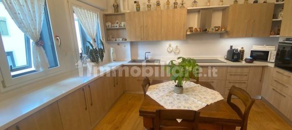 2 bedrooms Penthouse in Padua, Italy No. 280919 2