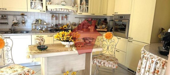 2 bedrooms Apartment in Vinci, Italy No. 162343 3