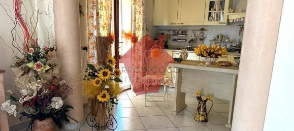 2 bedrooms Apartment in Vinci, Italy No. 162343 2