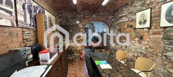 40m² Commercial property in Montevarchi, Italy No. 270051 8