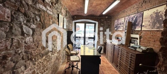 40m² Commercial property in Montevarchi, Italy No. 270051 10