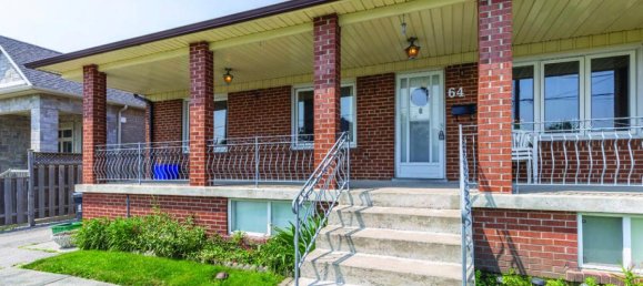 4 bedrooms House in Toronto, Canada No. 747 3