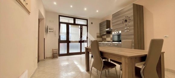 2-salle Appartement à Valentano, Italy No. 41241 3