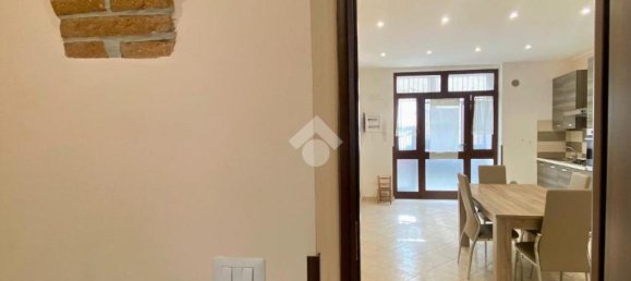 2-salle Appartement à Valentano, Italy No. 41241 8