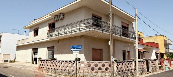 Casa de 3 dormitorios en Minervino di Lecce, Italy No. 292119 2