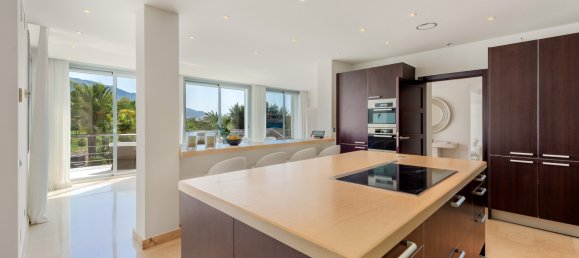 7 bedrooms Villa in Marbella, Spain No. 120469 11