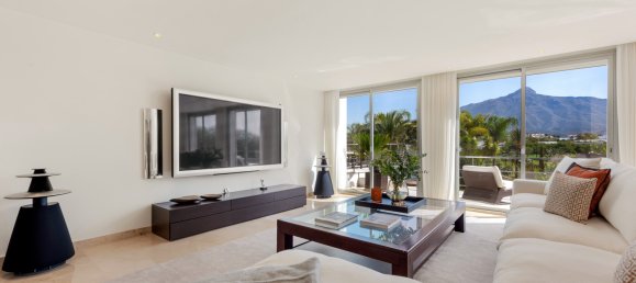 7 bedrooms Villa in Marbella, Spain No. 120469 5