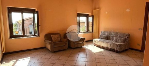 2-salle Appartement à Castiglione delle Stiviere, Italy No. 281636 12