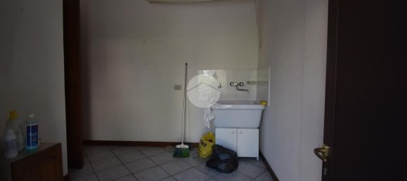 2-salle Appartement à Castiglione delle Stiviere, Italy No. 281636 5