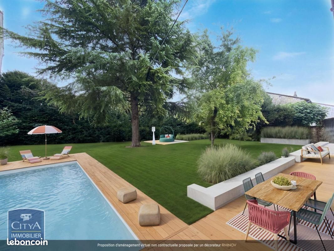 3 bedrooms House in Xambes, France No. 101192