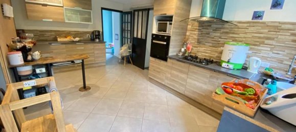 3 bedrooms House in Xambes, France No. 101192 16