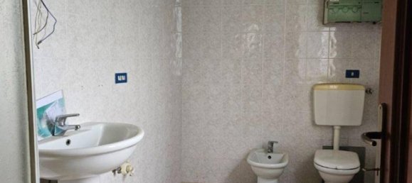 2 bedrooms Apartment in Lauriano, Italy No. 168698 21