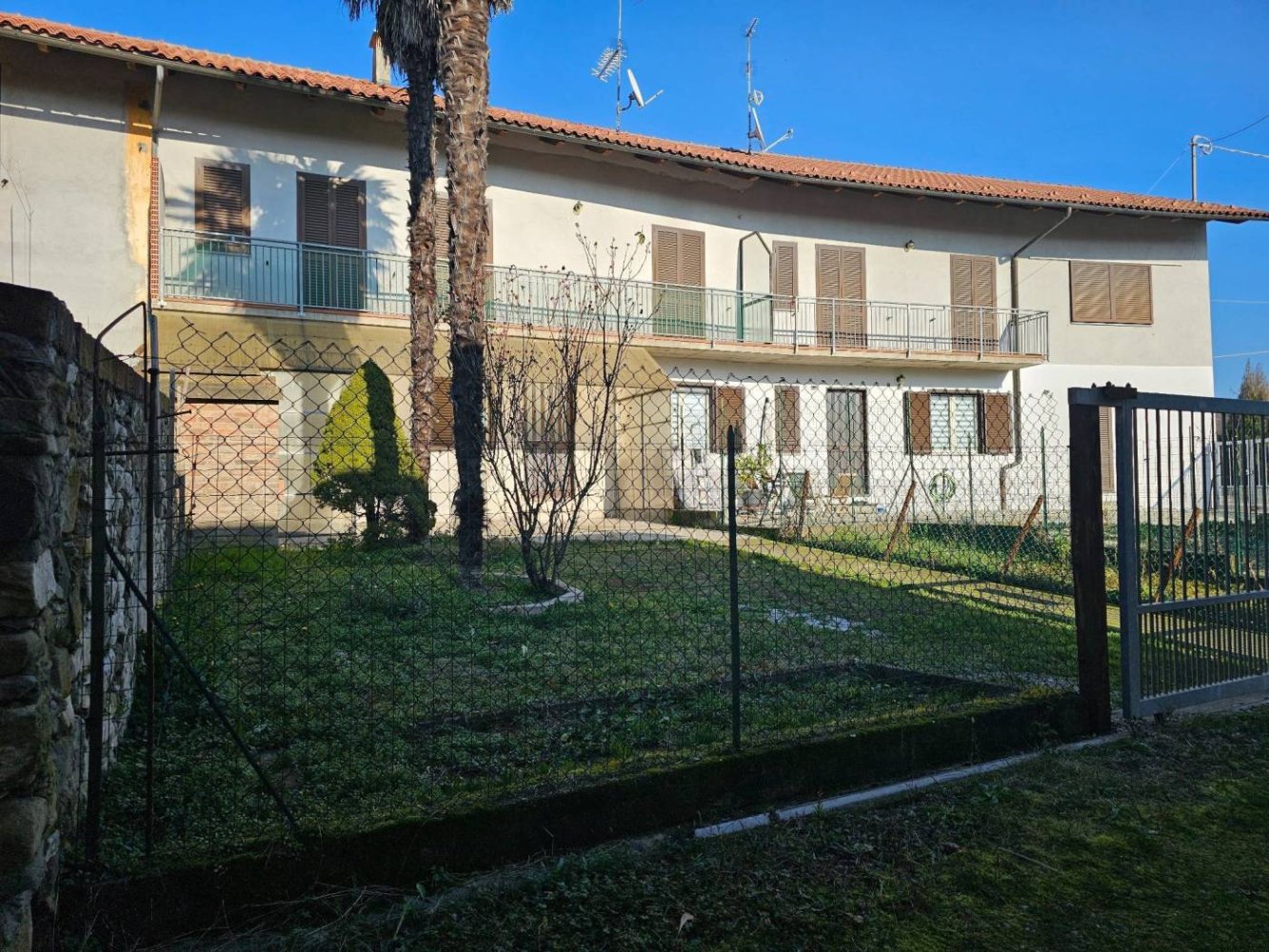 2 bedrooms Apartment in Lauriano, Italy No. 168698