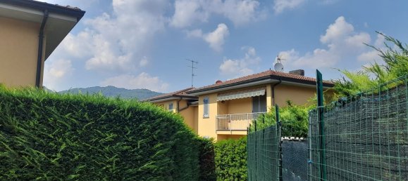 Квартира с 2 комнатами в Калько, Италия № 146760 16