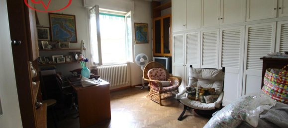 5-salle Appartement à Montevarchi, Italy No. 237463 15
