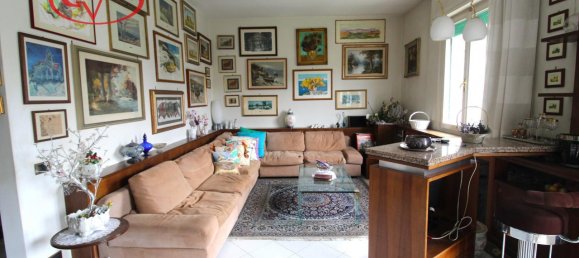 5-salle Appartement à Montevarchi, Italy No. 237463 3