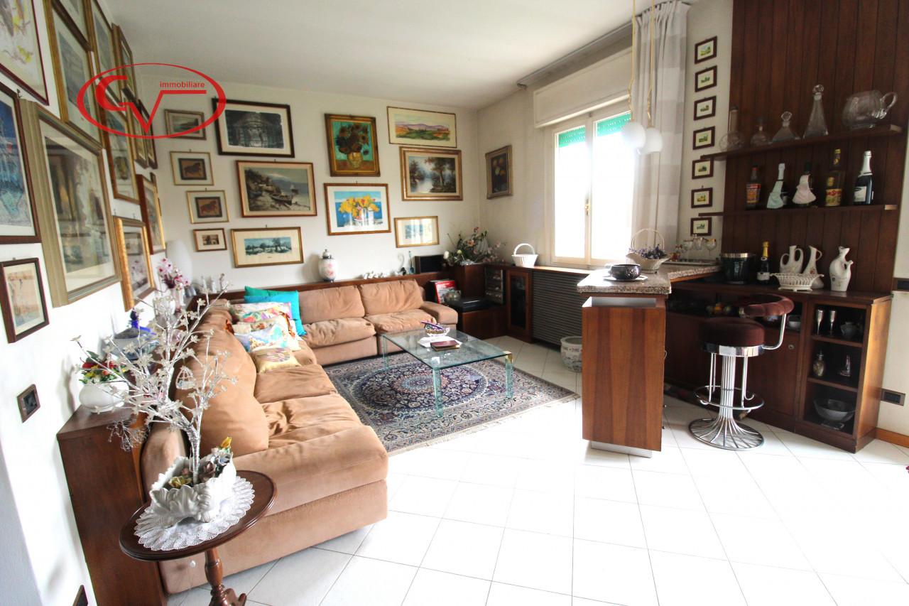 5-salle Appartement à Montevarchi, Italy No. 237463