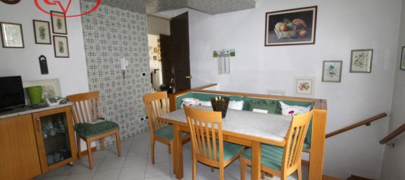 5-salle Appartement à Montevarchi, Italy No. 237463 10
