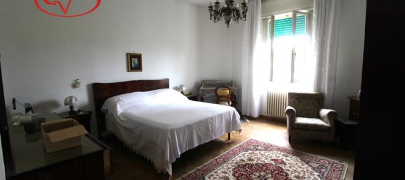 5-salle Appartement à Montevarchi, Italy No. 237463 13