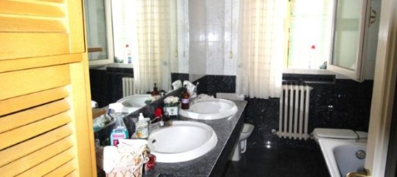 5-salle Appartement à Montevarchi, Italy No. 237463 18