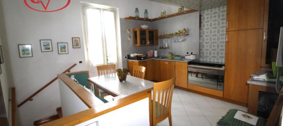 5-salle Appartement à Montevarchi, Italy No. 237463 9