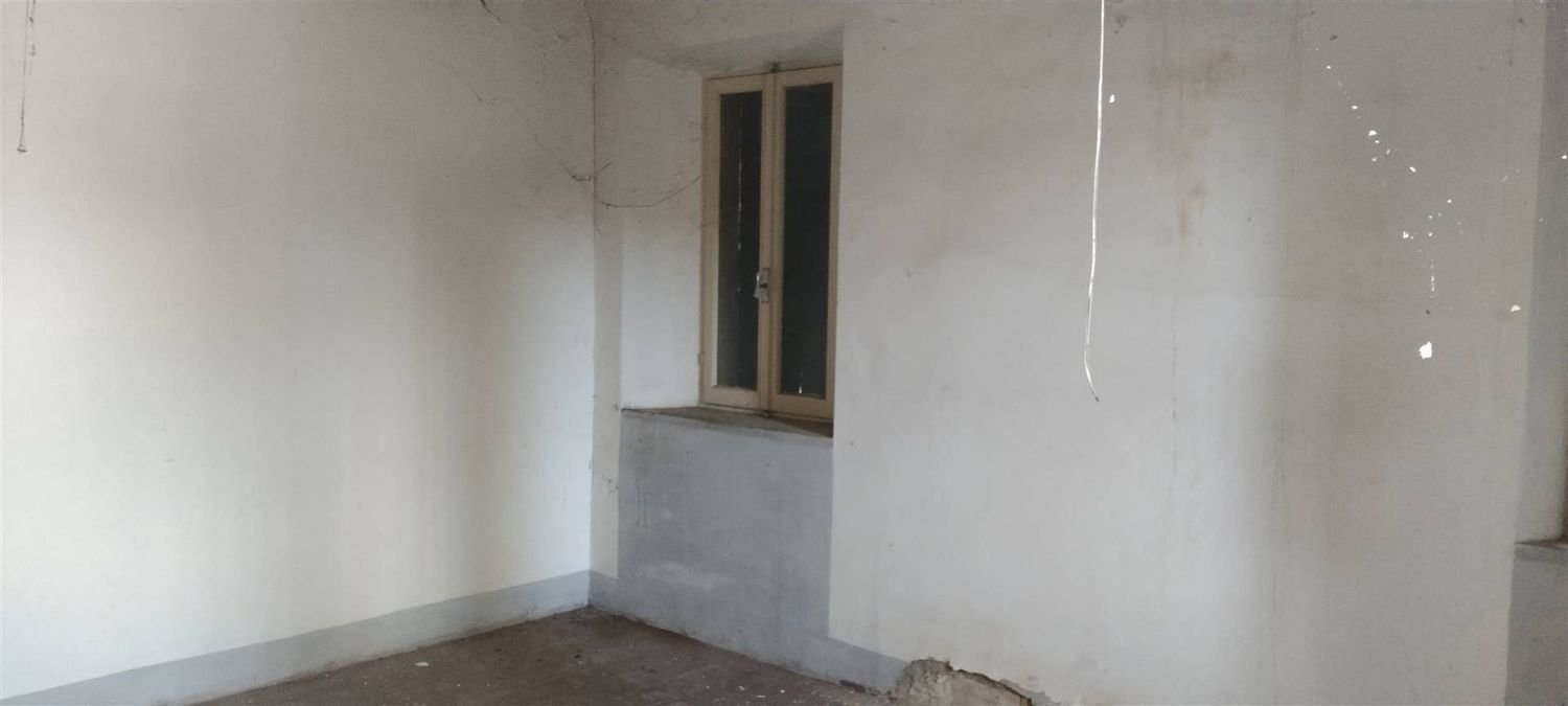 18 rooms House in Sant'Ilario d'Enza, Italy No. 56238