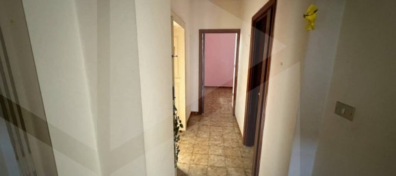 3 rooms Apartment in Barletta, Italy No. 26154 5