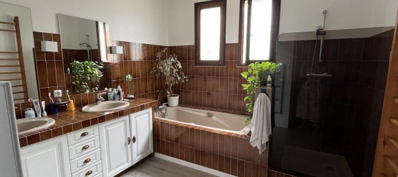 4 bedrooms House in Marmande, France No. 302083 13