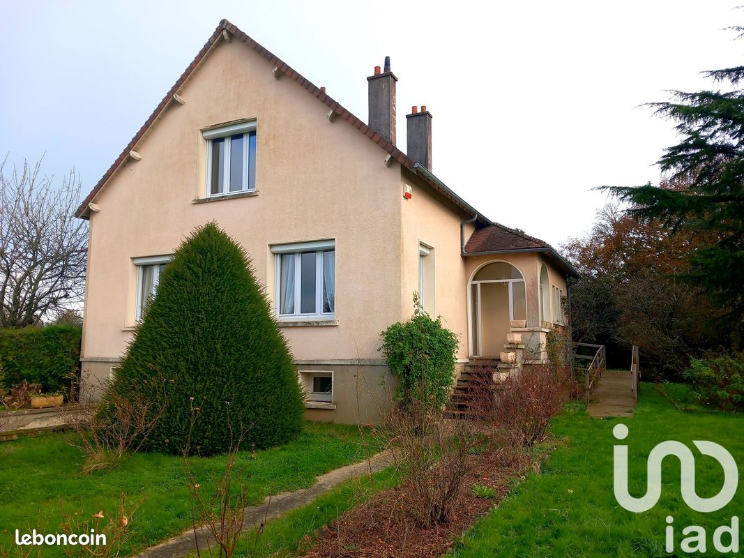 Casa de 5 habitaciónes en Saint-Eliph, France No. 54337