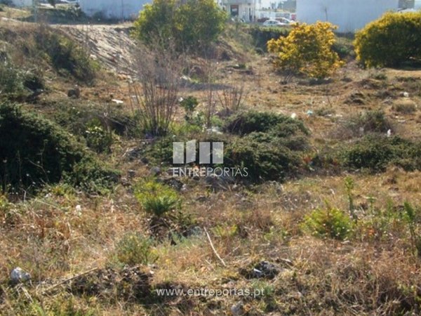 200m² Land in Darque, Portugal No. 65534