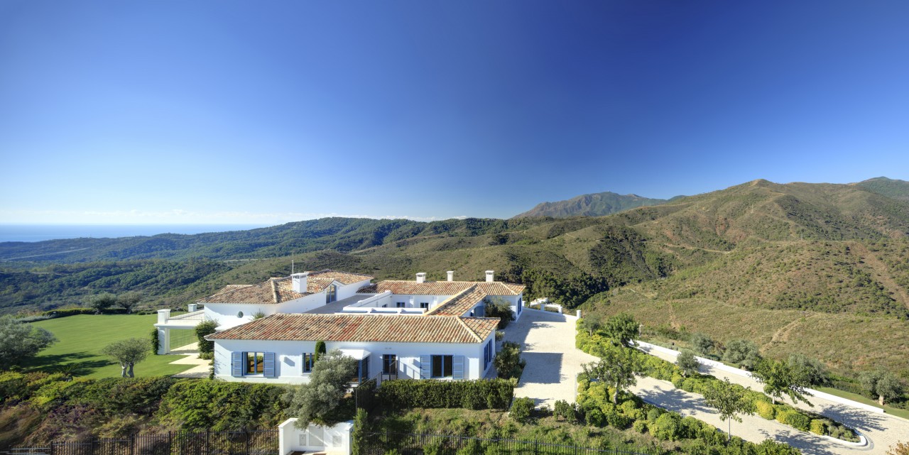 5 bedrooms Villa in Benahavis, Spain No. 121305