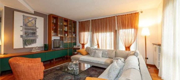 3 Schlafzimmer Villa in Macherio, Italy, Nr. 314358 40