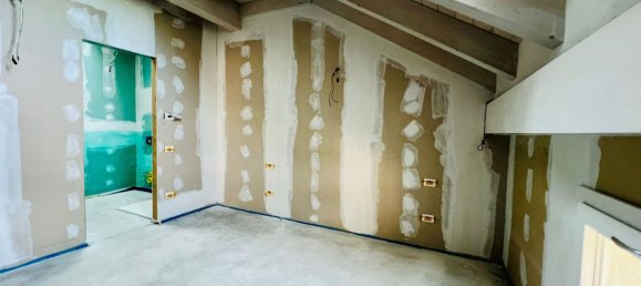 Земельный участок с 3 комнатами в Марьяно Коменсе, Италия № 283989 17