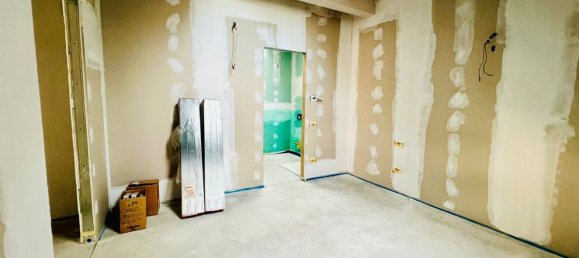 Земельный участок с 3 комнатами в Марьяно Коменсе, Италия № 283989 13