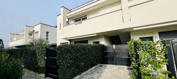 Земельный участок с 3 комнатами в Марьяно Коменсе, Италия № 283989 3