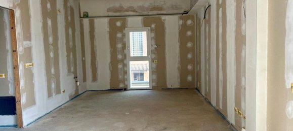 Земельный участок с 3 комнатами в Марьяно Коменсе, Италия № 283989 5