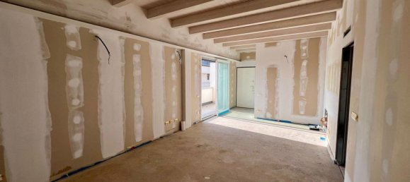 Земельный участок с 3 комнатами в Марьяно Коменсе, Италия № 283989 9