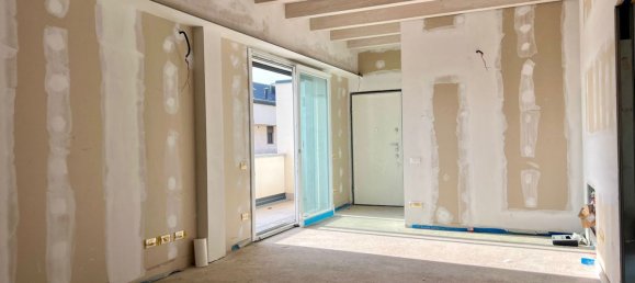 Земельный участок с 3 комнатами в Марьяно Коменсе, Италия № 283989 11