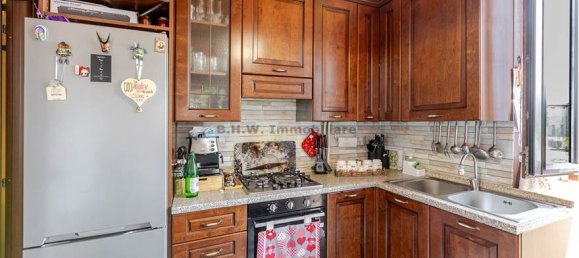 Квартира с 2 спальнями в Леджуно, Италия № 326721 34