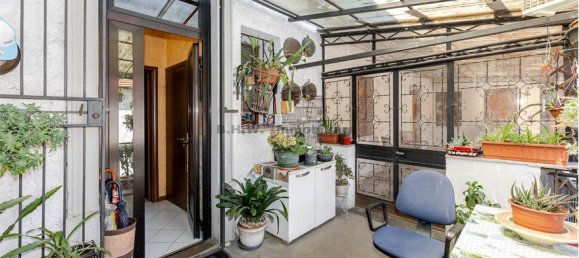 Квартира с 2 спальнями в Леджуно, Италия № 326721 36