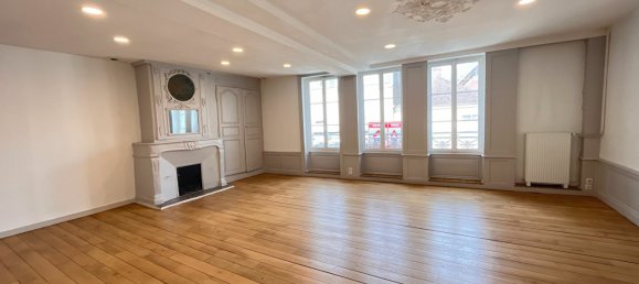 Bâtiment à Nogent-le-Rotrou, France 335m² No. 85062 3