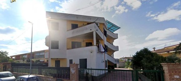 Квартира с 6 комнатами в Кротоне, Италия № 183004 8