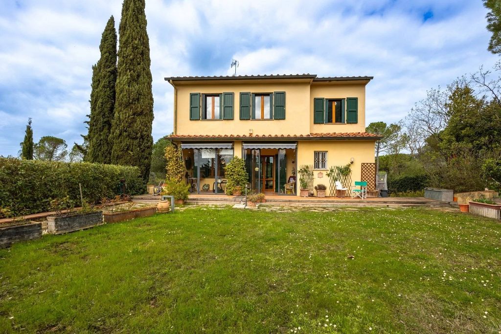 4 bedrooms Villa in Scandicci, Italy No. 367863