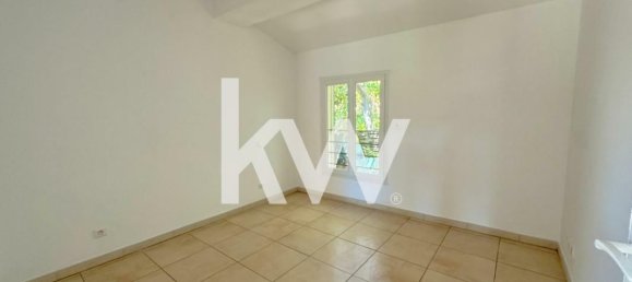 Villa de 3 dormitorios en Nimes, France No. 294394 12