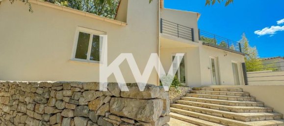 Villa de 3 dormitorios en Nimes, France No. 294394 4