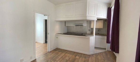 1 bedroom Apartment in Versailles, France No. 329957 2